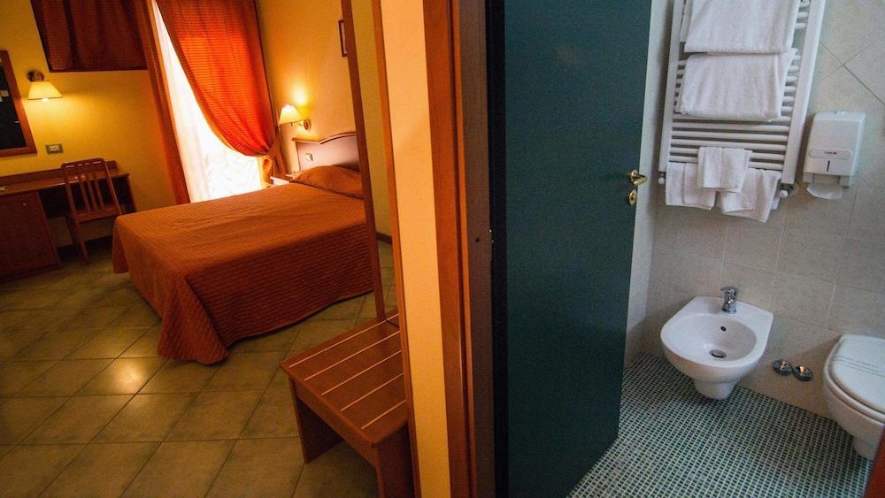 Hotel Degli Amici Artena Eksteriør billede
